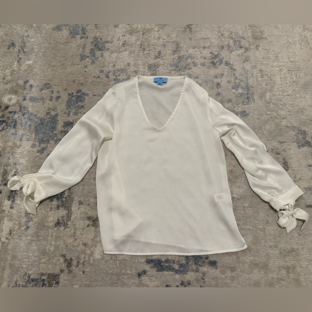 CeCe white blouse with tie sleeves size Small